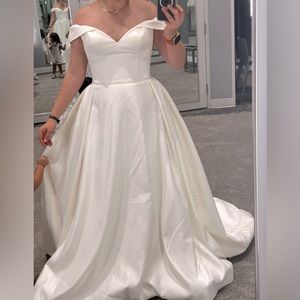 New Women’s Wedding Dress Size 12